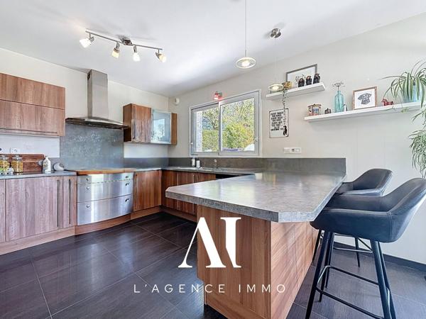 Maison individuelle 136 m² – Terrasse 88 m² – Vue Jura – 3 chambres – Échenevex 01170