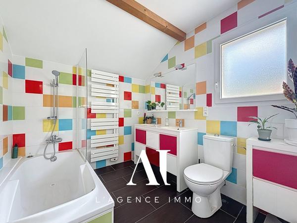 Maison individuelle 136 m² – Terrasse 88 m² – Vue Jura – 3 chambres – Échenevex 01170