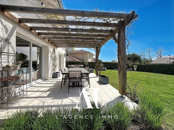 Maison individuelle 136 m² – Terrasse 88 m² – Vue Jura – 3 chambres – Échenevex 01170