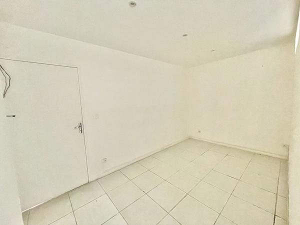 Location local commercial Case-Pilote - 91 m² - 1 547 €/mois