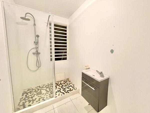 Location local commercial Case-Pilote - 91 m² - 1 547 €/mois