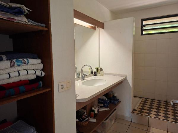 BADUEL 3 pièce(s) 64.51 m2 + varangue 16.91 m2