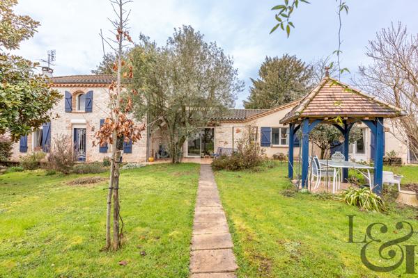 Maison en pierre rénovée à vendre proche commerces de Villeneuve-sur-Lot
