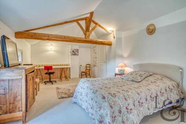 Maison en pierre rénovée à vendre proche commerces de Villeneuve-sur-Lot
