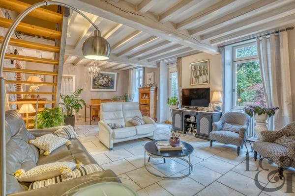 Maison en pierre rénovée à vendre proche commerces de Villeneuve-sur-Lot