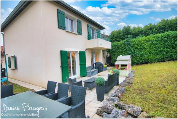 Maison mitoyenne T5 par le garage de 107 m2 située dans un secteur prisé de Prévessin