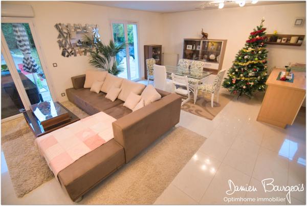 Maison mitoyenne T5 par le garage de 107 m2 située dans un secteur prisé de Prévessin