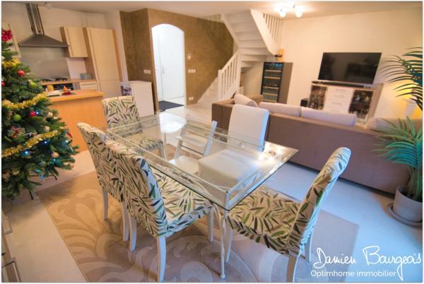 Maison mitoyenne T5 par le garage de 107 m2 située dans un secteur prisé de Prévessin