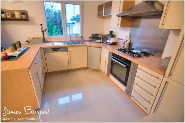 Maison mitoyenne T5 par le garage de 107 m2 située dans un secteur prisé de Prévessin