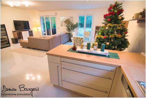 Maison mitoyenne T5 par le garage de 107 m2 située dans un secteur prisé de Prévessin