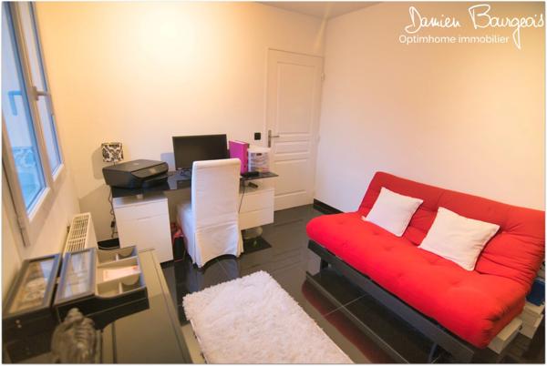 Maison mitoyenne T5 par le garage de 107 m2 située dans un secteur prisé de Prévessin