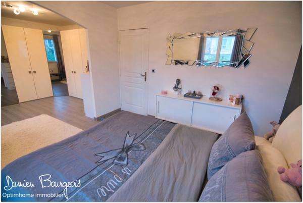 Maison mitoyenne T5 par le garage de 107 m2 située dans un secteur prisé de Prévessin