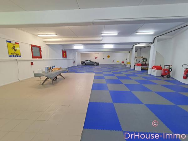 Immeuble à vendre 10 pièces de 1 000 m²