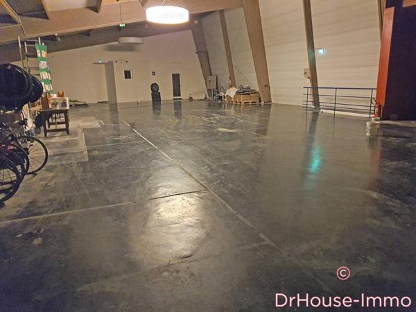 Immeuble à vendre 10 pièces de 1 000 m²