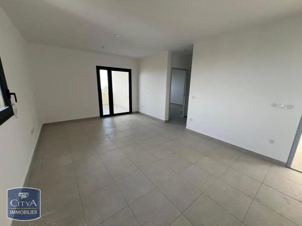 Appartement à louer 2 pièces 55.9m² Le Tampon (97430)