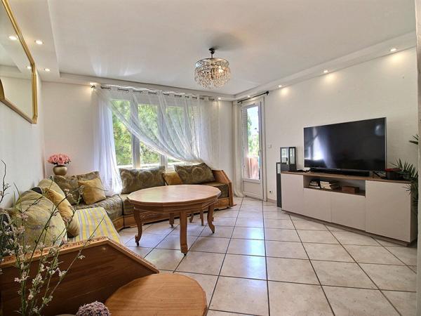 Appartement Avignon 3 pièce(s) 58.23 m2 avec balcons et parking