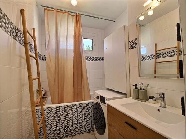 Appartement Avignon 3 pièce(s) 58.23 m2 avec balcons et parking