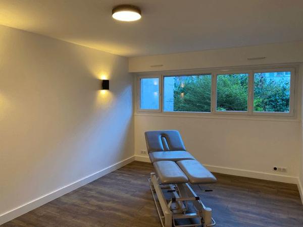 Local commercial 3 pièces T3 F3 65.4 m² à Les Ulis 64 RESIDENCE COURDIMANCHE 91940 à louer