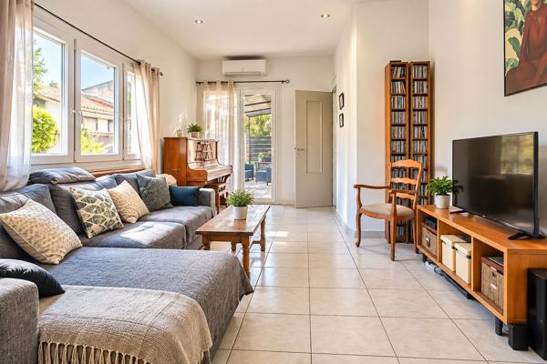 MARIGNANE ? MAISON DE PLAIN-PIED 120 M² ? 4 CHAMBRES ? TERRAIN 551 M² ? PANNEAUX SOLAIRES ? AU CALME