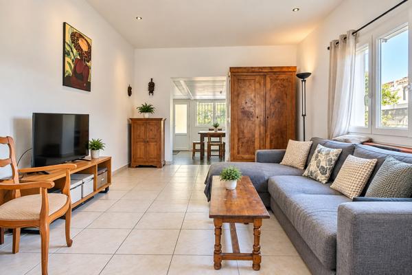 MARIGNANE ? MAISON DE PLAIN-PIED 120 M² ? 4 CHAMBRES ? TERRAIN 551 M² ? PANNEAUX SOLAIRES ? AU CALME
