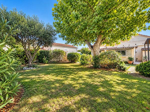 MARIGNANE ? MAISON DE PLAIN-PIED 120 M² ? 4 CHAMBRES ? TERRAIN 551 M² ? PANNEAUX SOLAIRES ? AU CALME