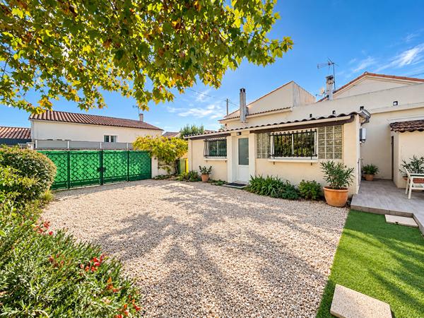 MARIGNANE ? MAISON DE PLAIN-PIED 120 M² ? 4 CHAMBRES ? TERRAIN 551 M² ? PANNEAUX SOLAIRES ? AU CALME
