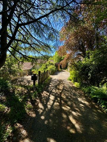 Maison avec 2 ha de terrain, et dépendances