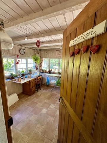 Maison avec 2 ha de terrain, et dépendances