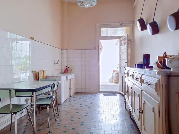 Immeuble de caractère 300 m² avec fort potentiel - terrasses