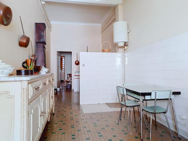 Immeuble de caractère 300 m² avec fort potentiel - terrasses