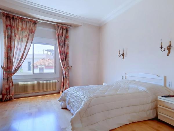 Immeuble de caractère 300 m² avec fort potentiel - terrasses