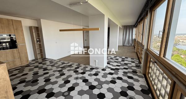 Location Appartement 4 pièces 119.29 m² - Sainte-foy-lès-lyon 69110