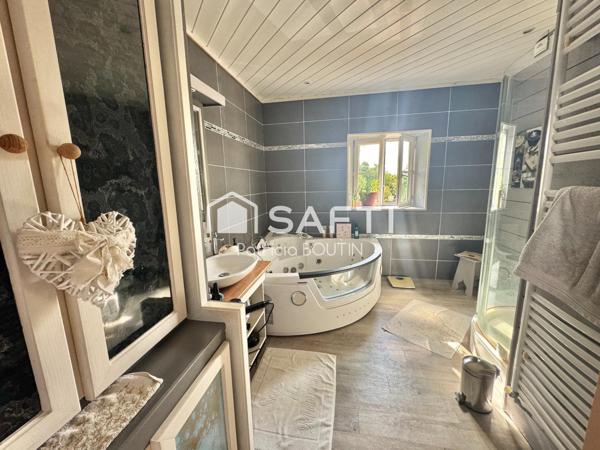 MAISON EN PIERRE 5 CHAMBRES + DEPENDANCES ET PISCINE