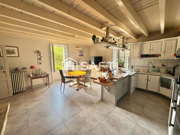 MAISON EN PIERRE 5 CHAMBRES + DEPENDANCES ET PISCINE