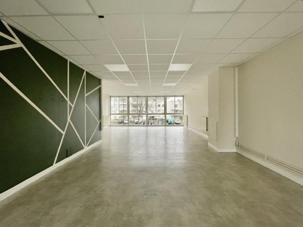 Bureau d'environ 72 m2 Carrez, à Rennes- Cité Judiciaire..