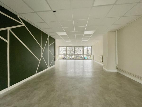 Bureau d'environ 72 m2 Carrez, à Rennes- Cité Judiciaire..