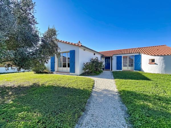 BRÉTIGNOLLES-SUR-MER - QUARTIER DE LA SAUZAIE - LONGÈRE DE CHARME À 1 KM DE LA MER