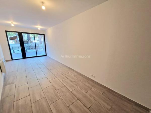 Location                                                      Fonds de commerce
                        
                     1 pièces                      18 m2                     à Draguignan