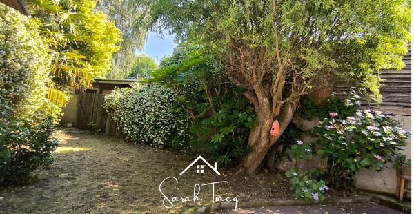 Maison
         5 pièces
        - 135 m² 425 000 € *