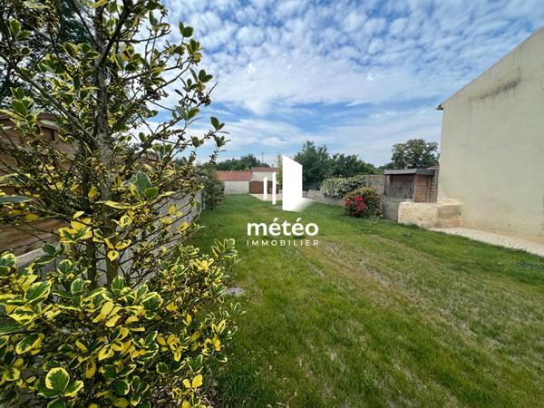 Maison en pierre rénovée, 4 chambres à Ste Gemme La Plaine