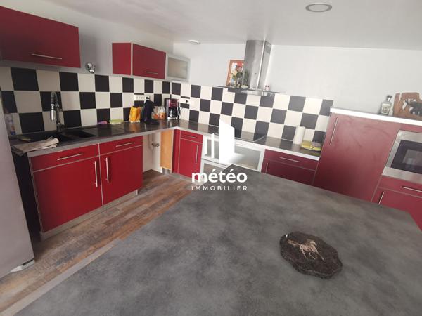 Maison en pierre rénovée, 4 chambres à Ste Gemme La Plaine