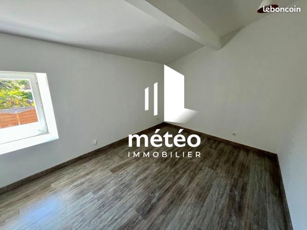 Maison en pierre rénovée, 4 chambres à Ste Gemme La Plaine