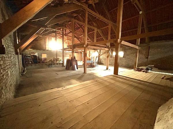 Maison à HAUTEROCHE, 39570 - 7 pièces 220m²