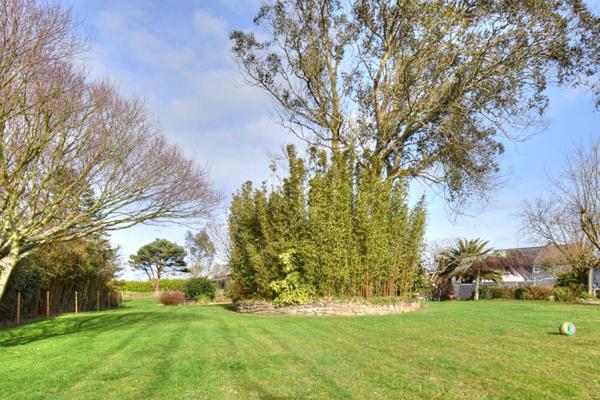 Vente Maison de plain-pied, 130 m², 4 chambres, terrain clos sans vis-à-vis, Pleumeur-Bodou (22560)