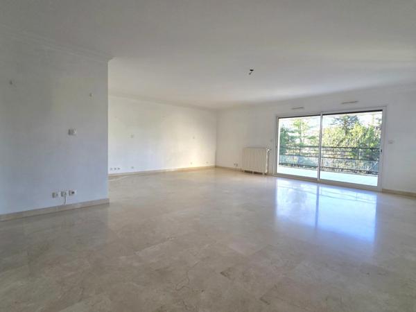 Nouvelle Exclusivité - Appartement contemporain d'exception - terrasse - balcons - double garage - cave