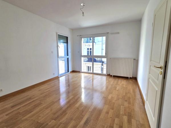 Nouvelle Exclusivité - Appartement contemporain d'exception - terrasse - balcons - double garage - cave