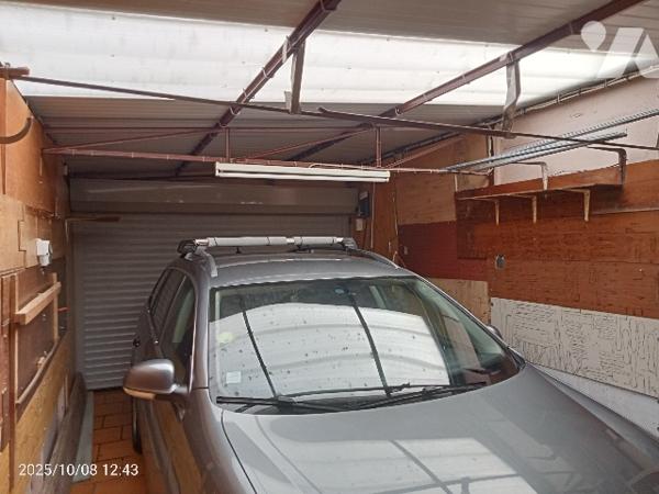 Maison de Lotissement (1950) de 5 pièces-114 m2 + garage-atelier et jardin clos.