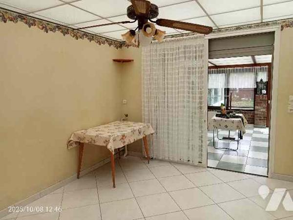 Maison de Lotissement (1950) de 5 pièces-114 m2 + garage-atelier et jardin clos.