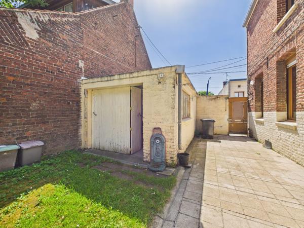 Maison
         5 pièces
        - 109 m² 169 000 € *