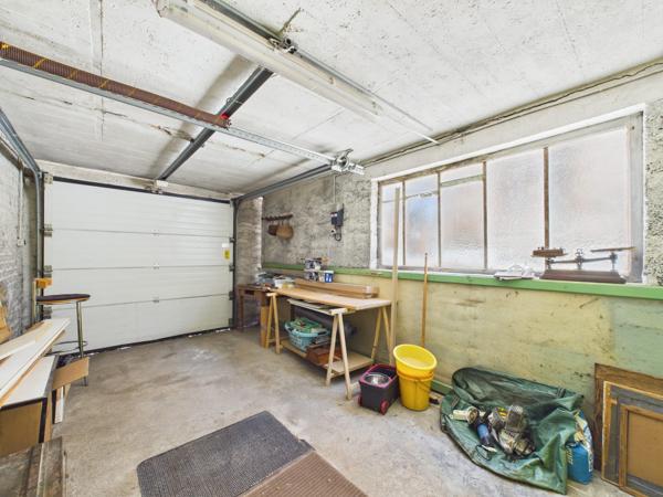 Maison
         5 pièces
        - 109 m² 169 000 € *